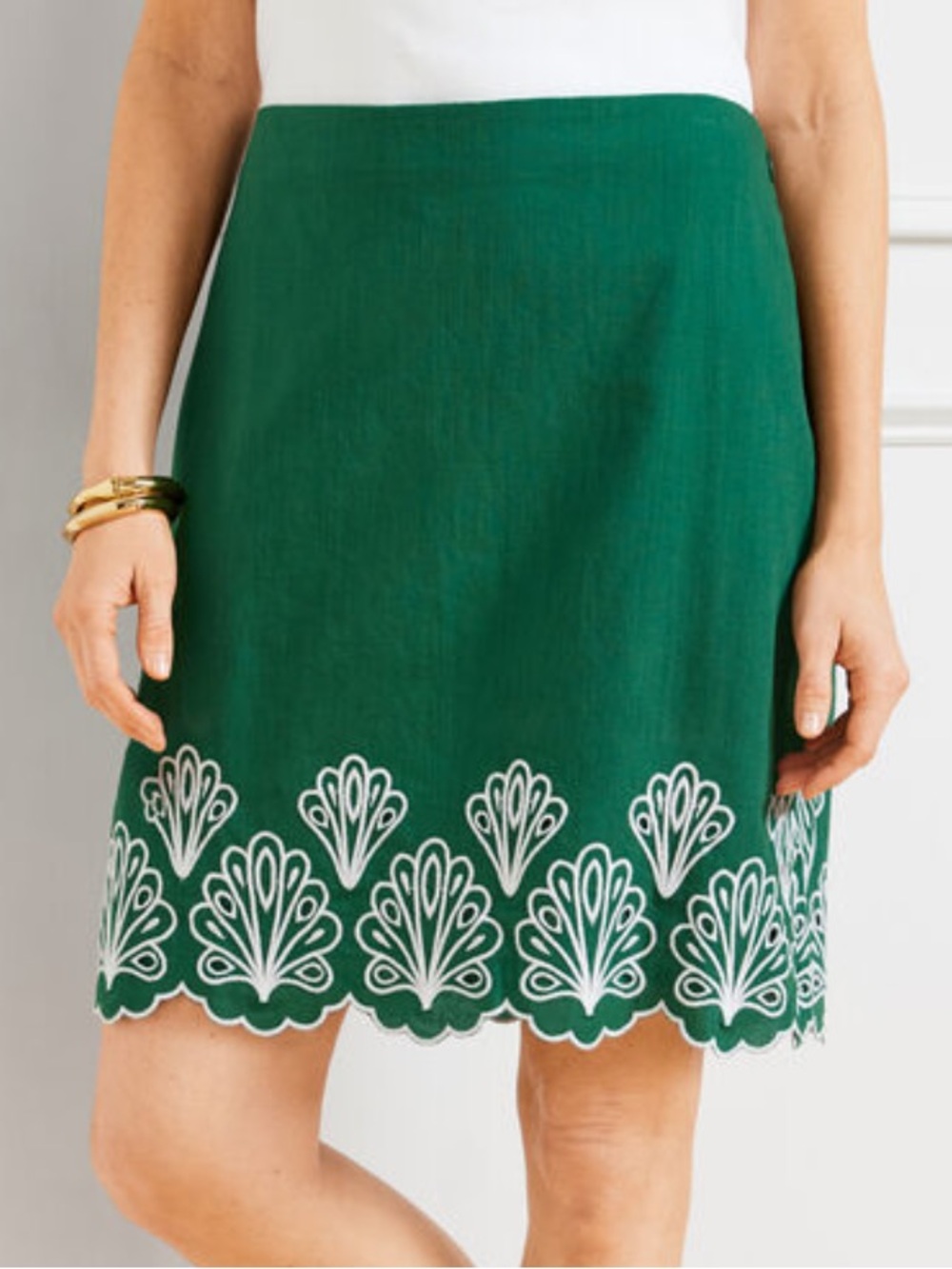 Talbots Green and White EMBROIDERED LINEN COTTON
SKIRT Size 18.